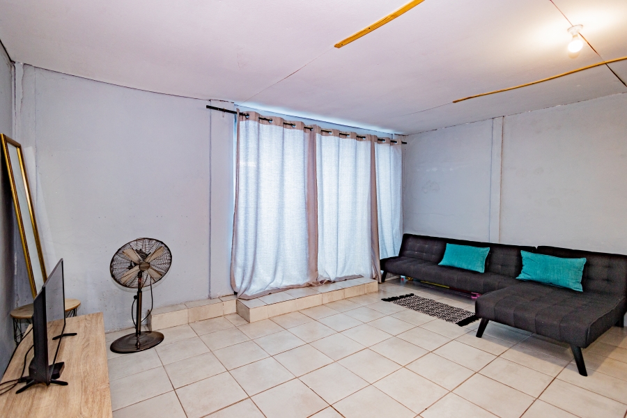 3 Bedroom Property for Sale in Uitsig Western Cape